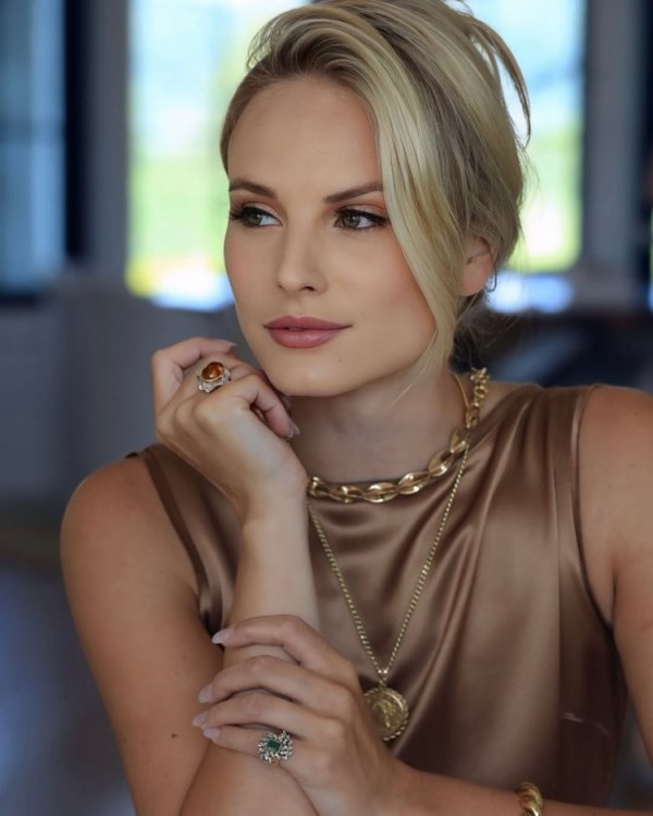 😍😍 Give you what you want! Xia Lian interviews female reporter on the sidelines❤️Katie-George s beautiful pictures