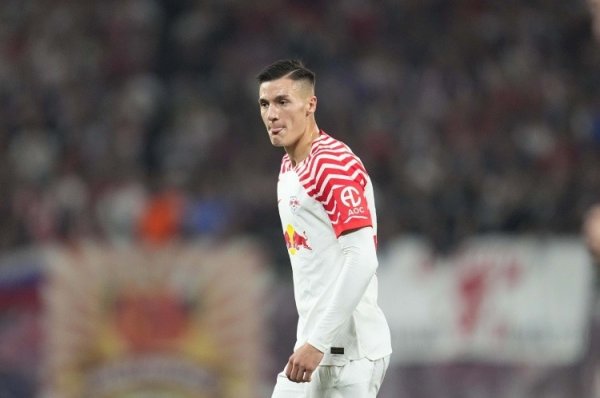 Reporter: Arsenal s negotiations to introduce Sesco are described as very complicated, so they switch to Yorkress