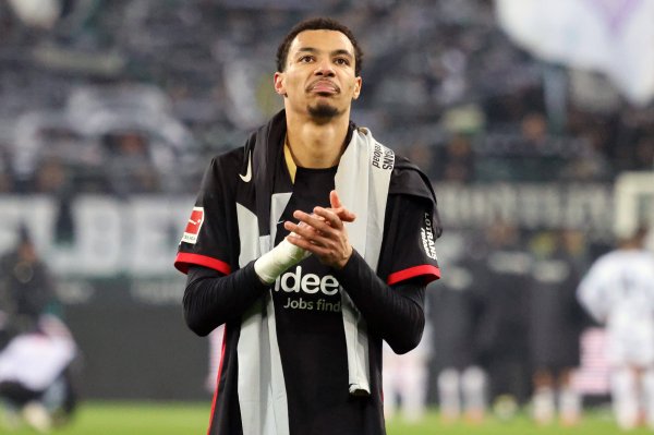 Romano: Liverpool contacts Frankfurt today to finalize the additional terms of the Ekitic deal